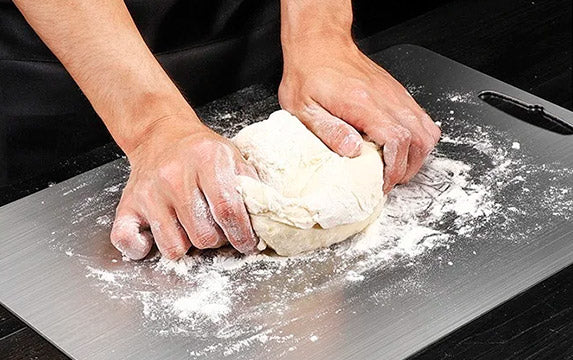 HOMEVOLUTION™ Titanium Cutting Board