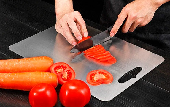 HOMEVOLUTION™ Titanium Cutting Board